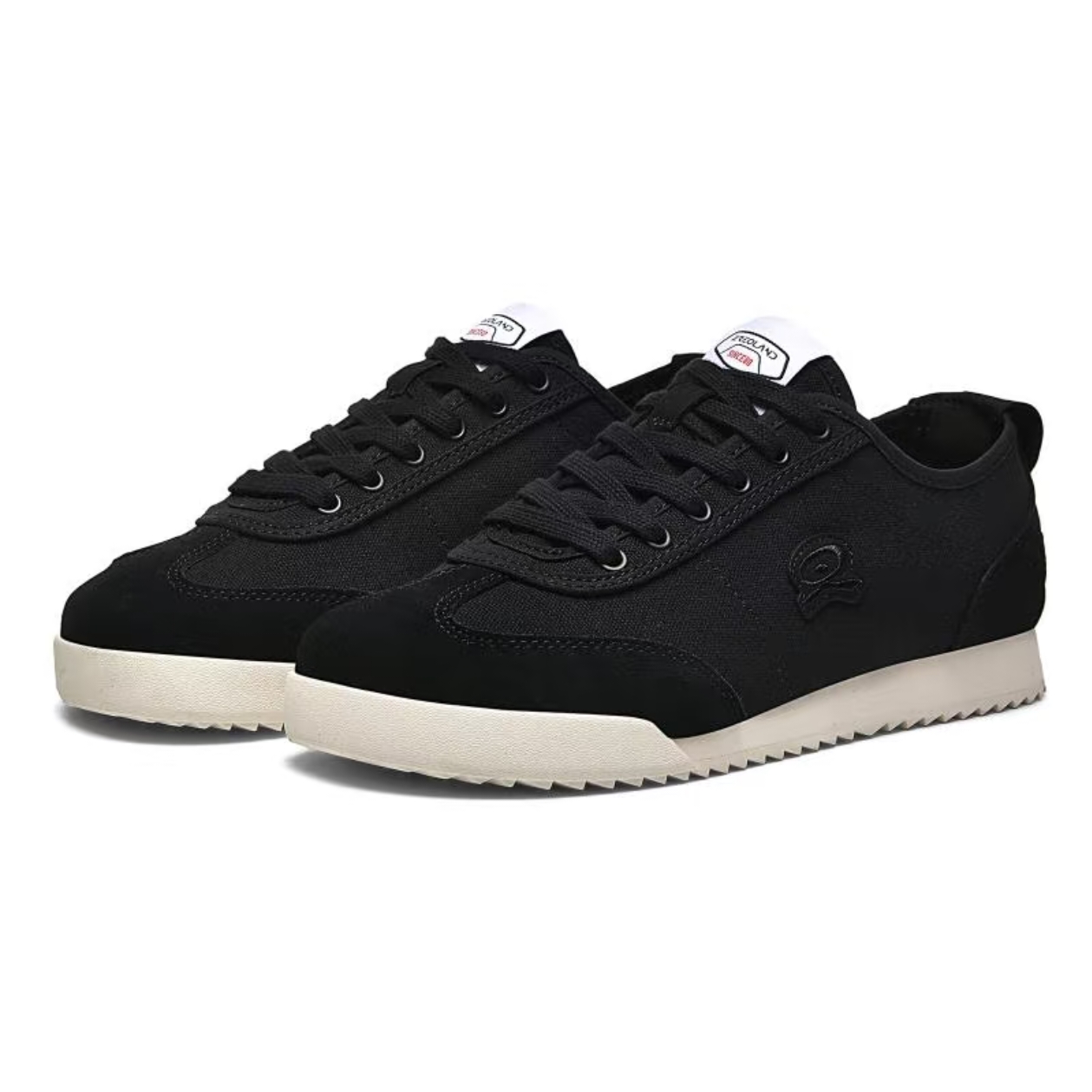 Retro Everyday Sneakers — Black