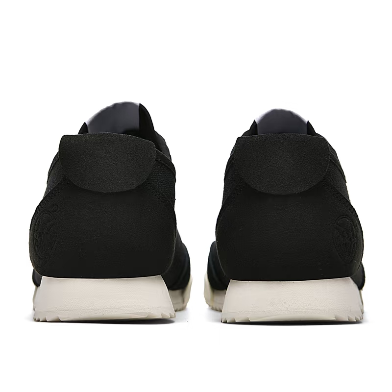 Retro Everyday Sneakers — Black