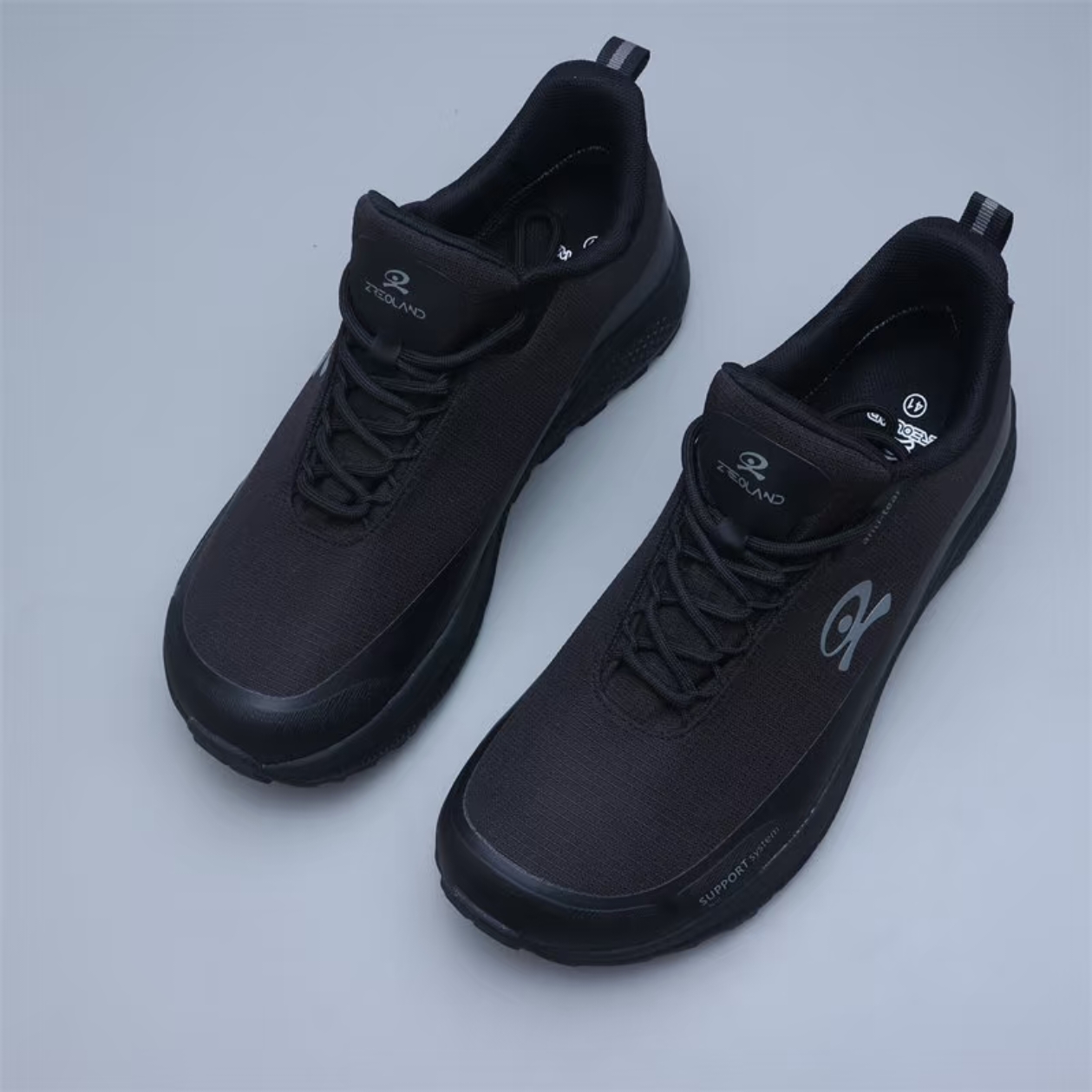 Wide-Toe Trail Running Shoes — Black