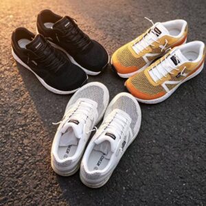 Cushioned Mesh Running Shoes — Black