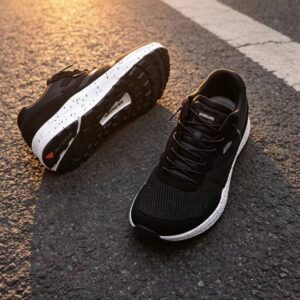 Cushioned Mesh Running Shoes — Black