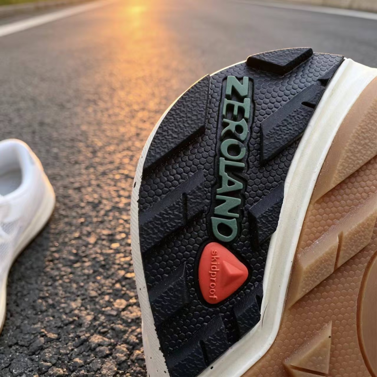 Cushioned Mesh Running Shoes — White